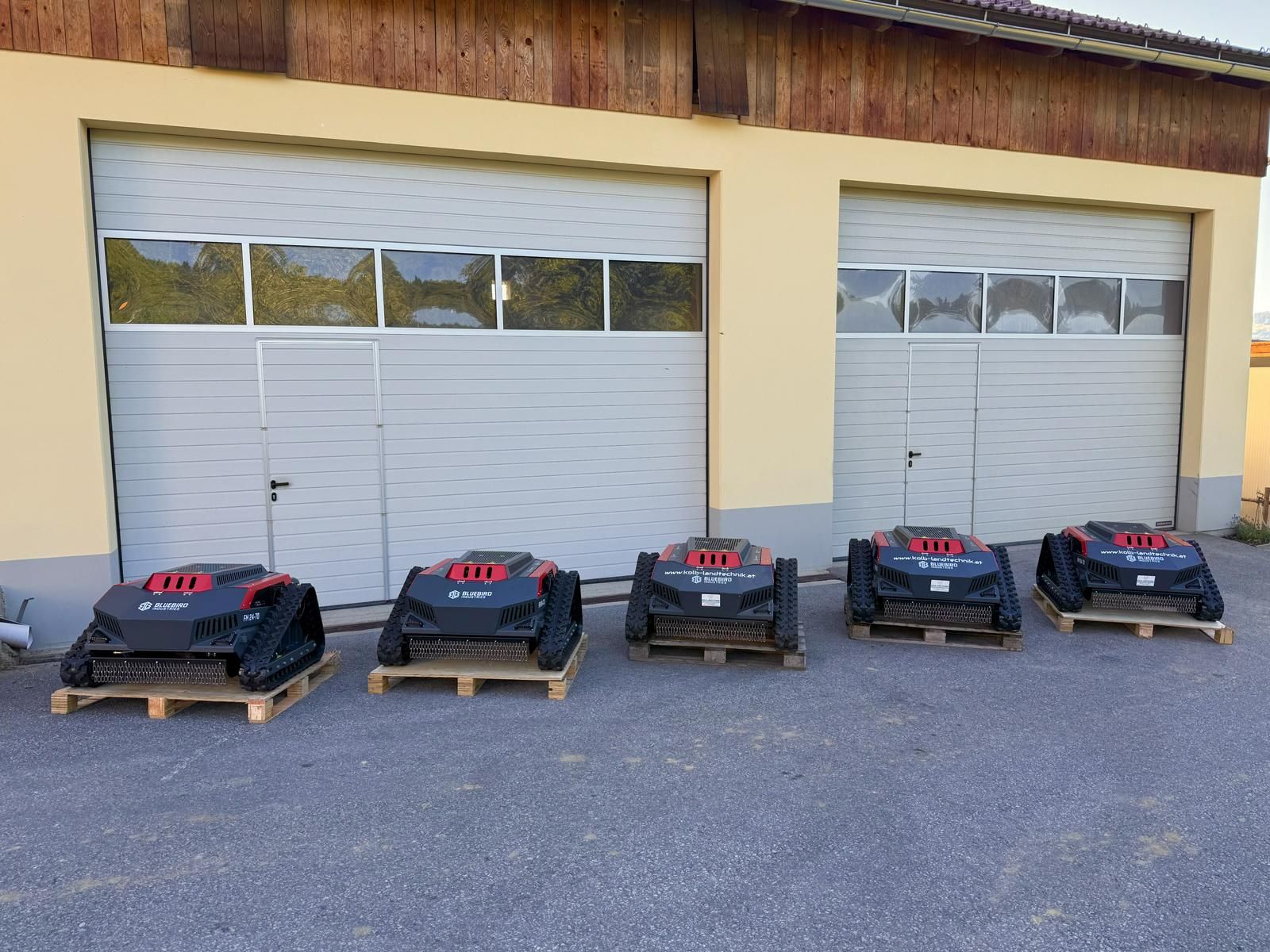 Bluebird Mähraupe - Mulchraupe -Böschungsmulcher FM 24-70 3