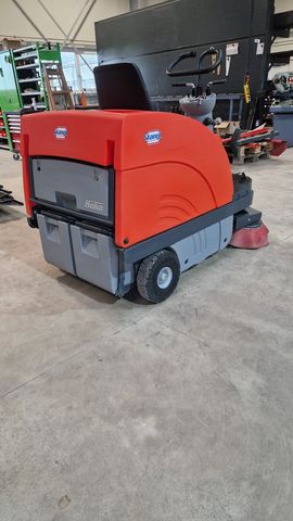 Hako Sweepmaser B900R