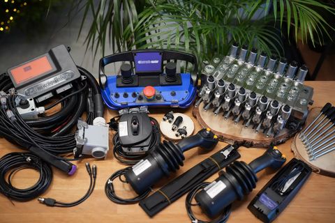 Palms Walvoil DPX 100 + Scanreco G3 mit JC Joysticks