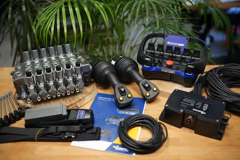 Palfinger Walvoil DPX100 mit PWM Scanreco RC400+Joysticks
