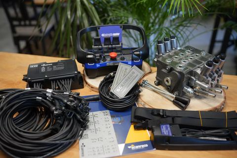 Palfinger Walvoil DPX100 3 Abschnitte + Scanreco Mini G2B