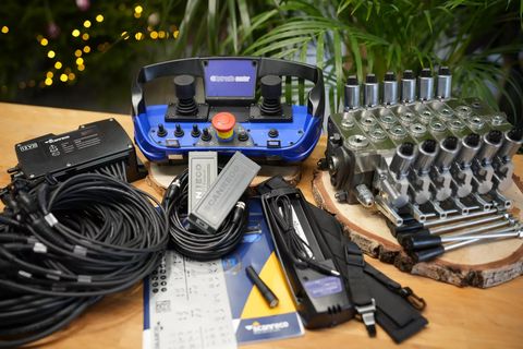Farma Walvoil DPX 100 + Scanreco G2B Maxi 2 Joysticks