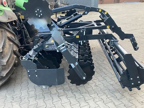 Agroland Kurzscheibenegge mit Hitch 2