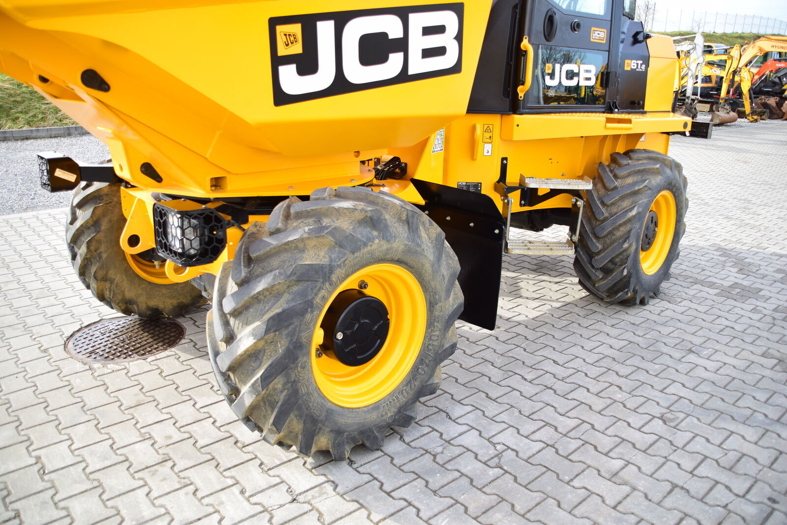 6ST-2 CAB Swivel dumper 3
