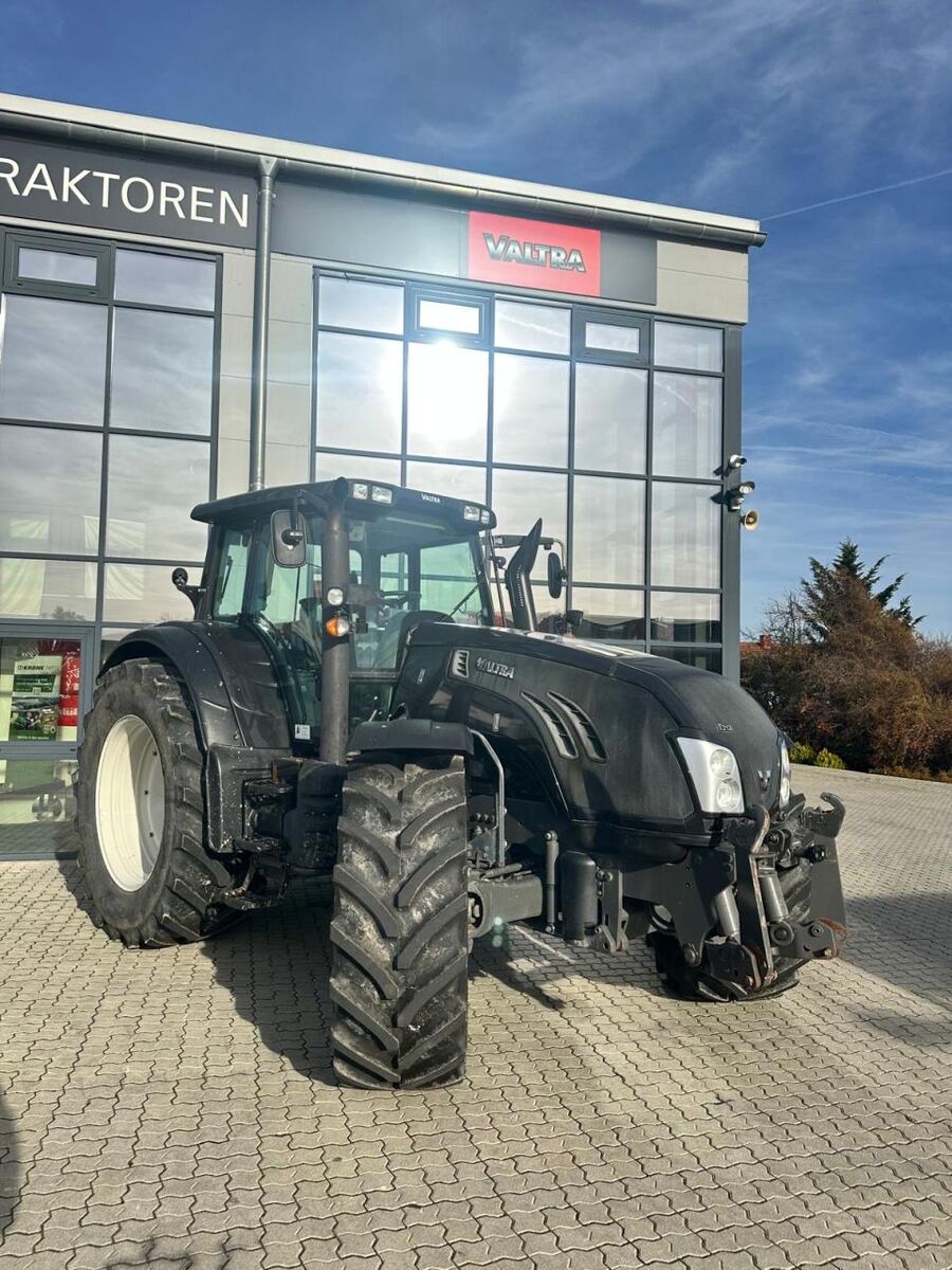 Valtra T213V 1