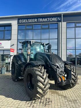 Valtra T235D