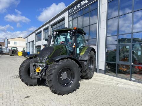 <strong>Valtra N135A</strong><br />