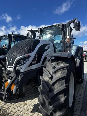 <strong>Valtra T175EV</strong><br />