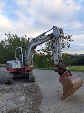 Takeuchi TB 250 Powertilt 