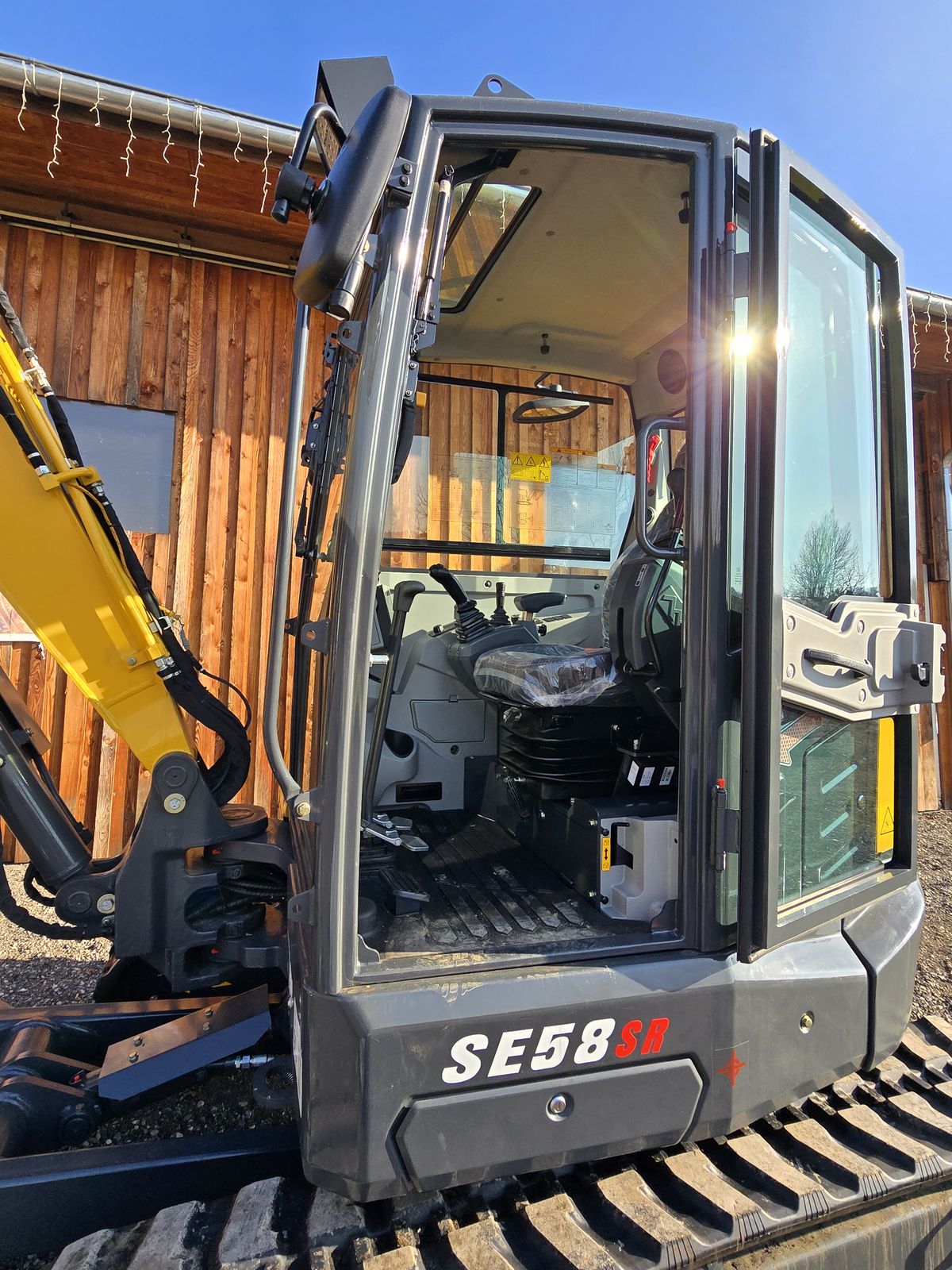 SHANTUI SE58SR mit GRATIS Powertilt! 3