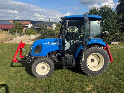 New Holland Boomer 50 HST CAB