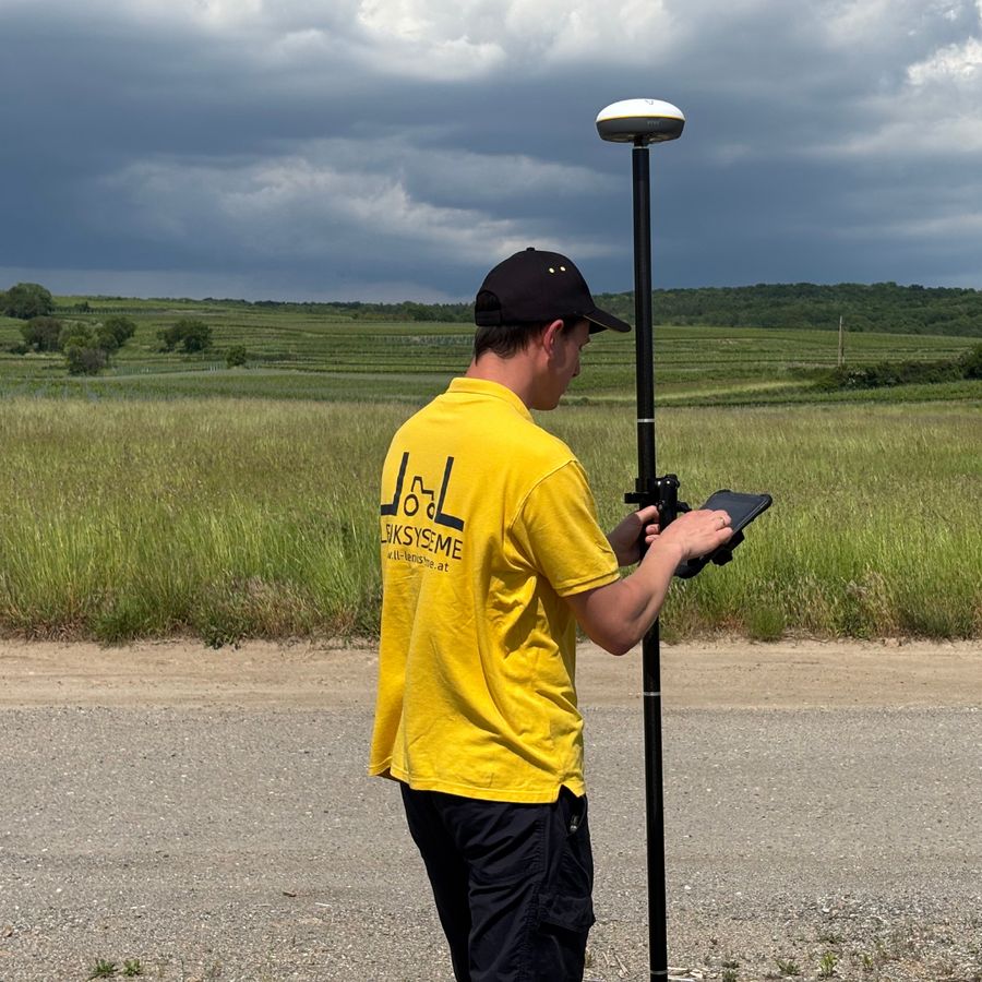 FJDynamics RTK Messstab Trion V1T mit UA80 Tablet 2