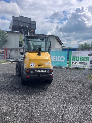 MECALAC AX700 2