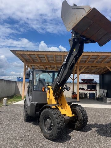 MECALAC AX700 3