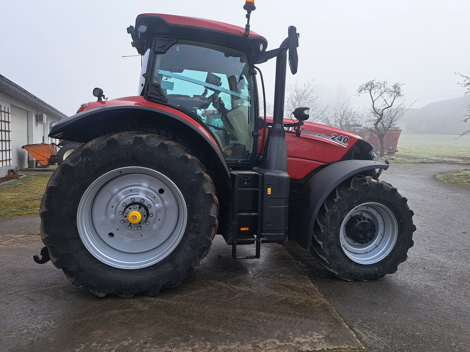 Case IH Puma 240 CVXDrive 3