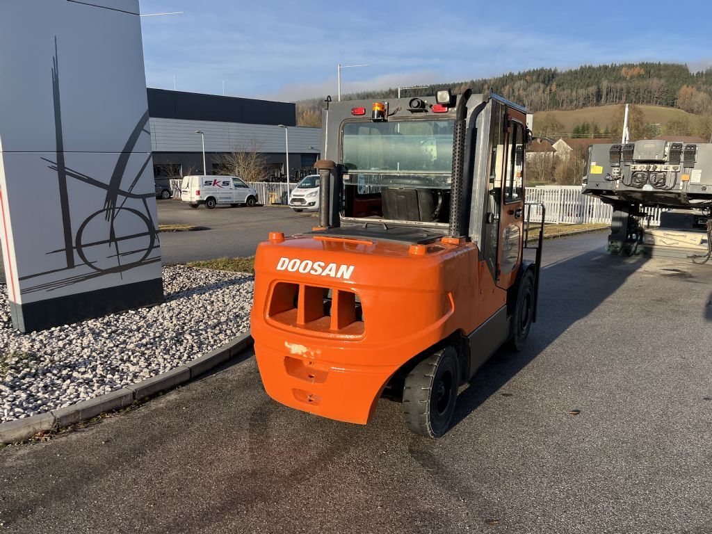 Doosan D50C-5 3