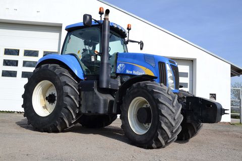 <strong>New Holland T8050</strong><br />
