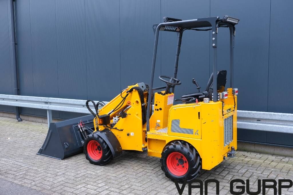 Knikmops KM100 TELE | 2020 | 765h 3