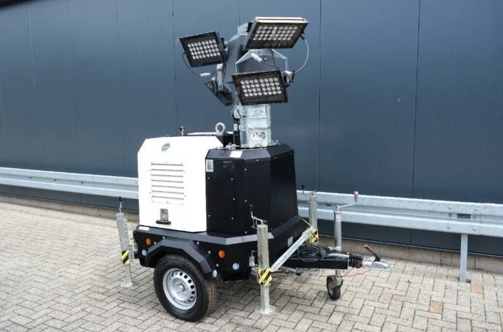 V20 4x320W lichtmast light tower 3