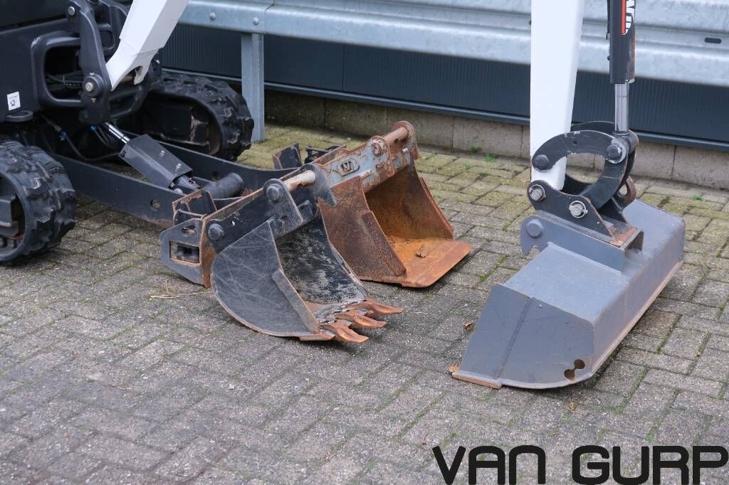 Bobcat E19 | 2023 | 377h | 3 buckets 2