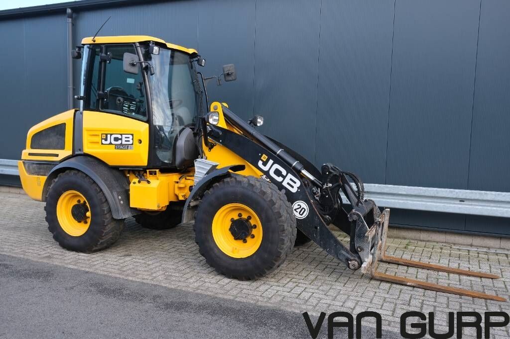 JCB 409 | 2023 | 548h 3