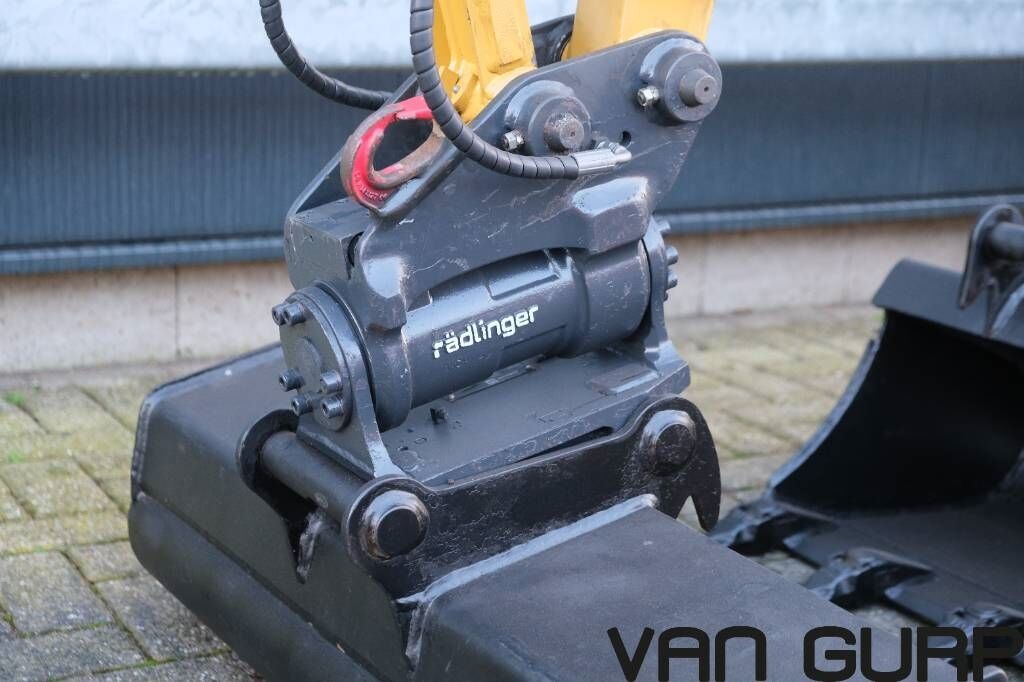 CAT 301.8 | Powertilt | 2023 | 800std 2