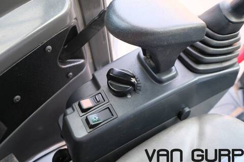 9266-ae30aed8d79b321a83e2add040d1286f-5811265
