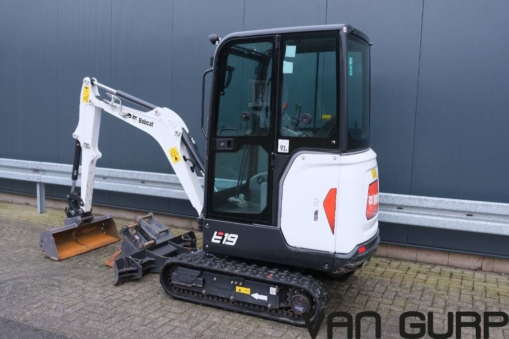 Bobcat E19 | 2023 | 288h | 3 buckets 3