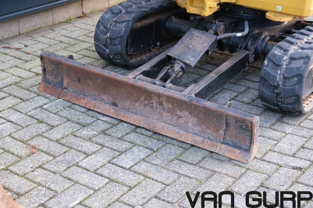 CAT 301.8 excavator graafmachine bagger 3