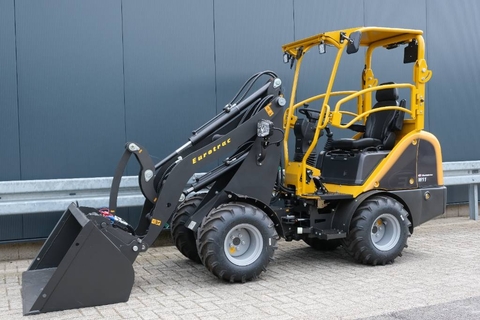 Eurotrac W11 | 2026 | Giant snelwissel | Radlader hoflade