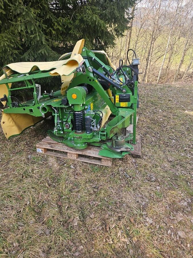 Krone Easy Cut F 400 Hold 3
