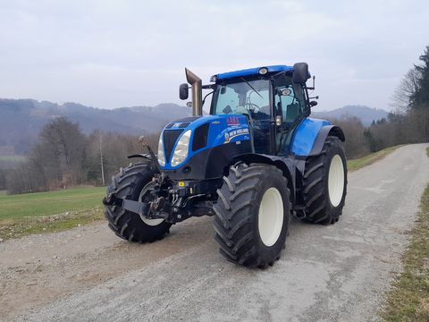 New Holland T7.210...