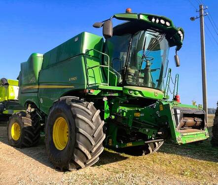 John Deere S790i