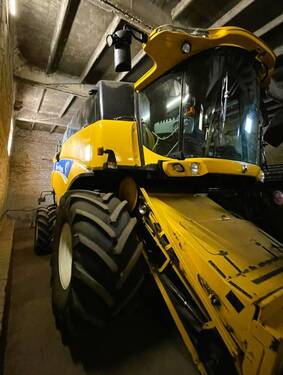 <strong>New Holland CX 8070</strong><br />