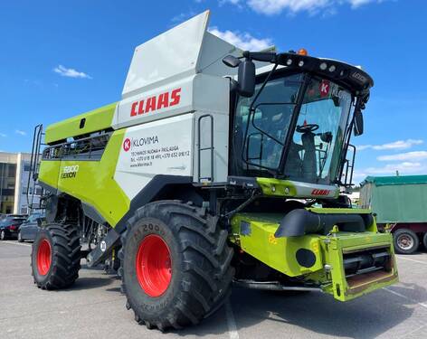 <strong>CLAAS Lexion 6800</strong><br />