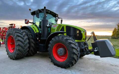 <strong>CLAAS Axion 960</strong><br />