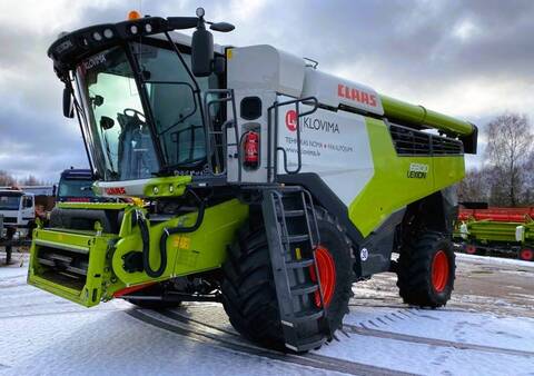 <strong>CLAAS Lexion 6800</strong><br />