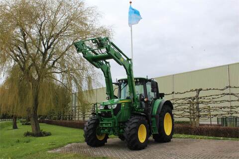<strong>John Deere 6120M wit</strong><br />