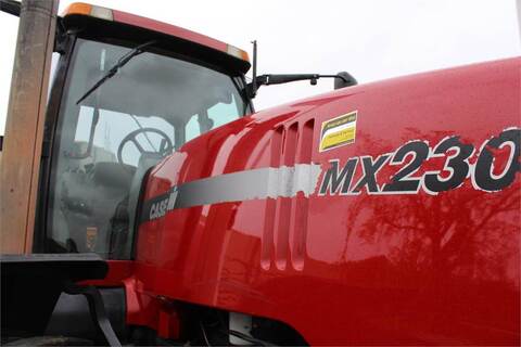 Case IH MX 230