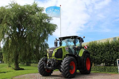 <strong>CLAAS Axion 830</strong><br />