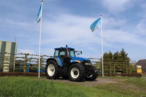 <strong>New Holland TM190</strong><br />