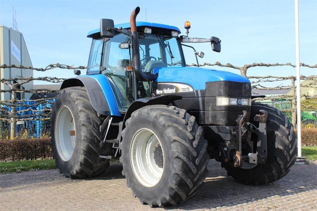 New Holland TM175 2