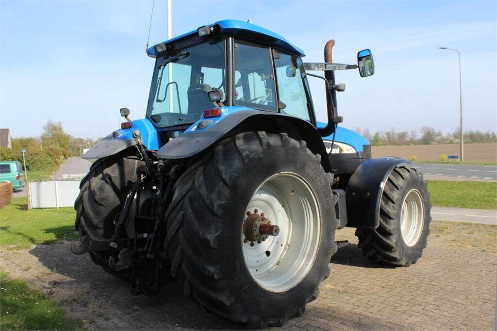 New Holland TM175 3