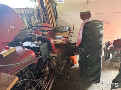 Massey Ferguson FE 35