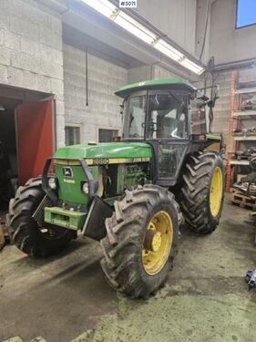 John Deere 2850 