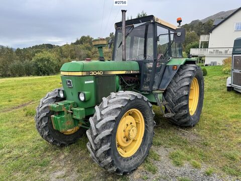 John Deere 3040