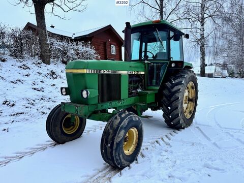 John Deere 4040