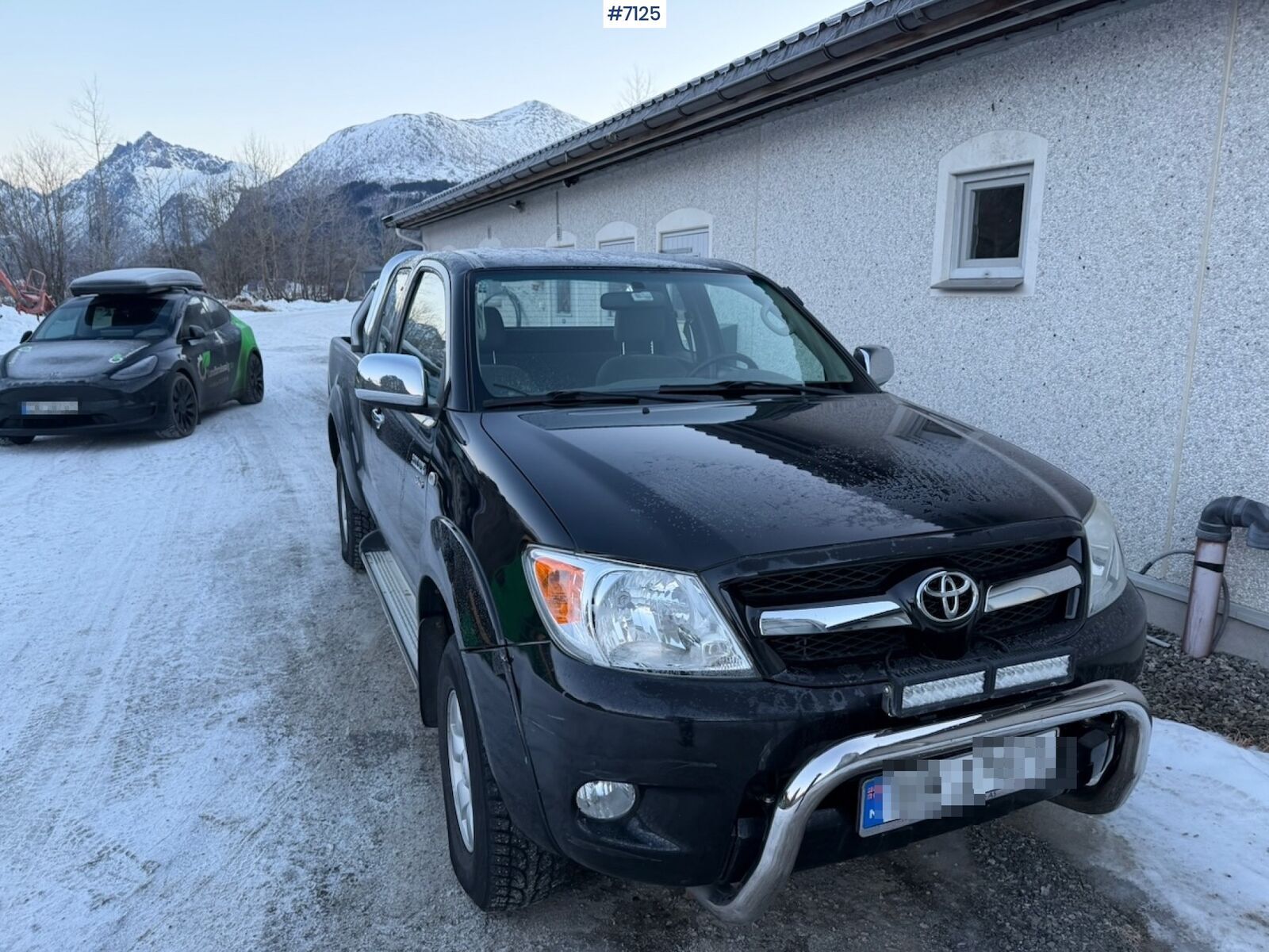 Toyota Hilux 2