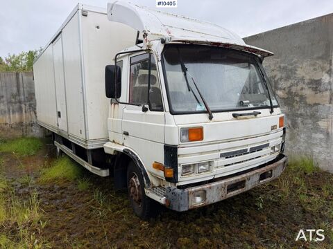 Nissan Diesel skapbil med lift rep.objekt