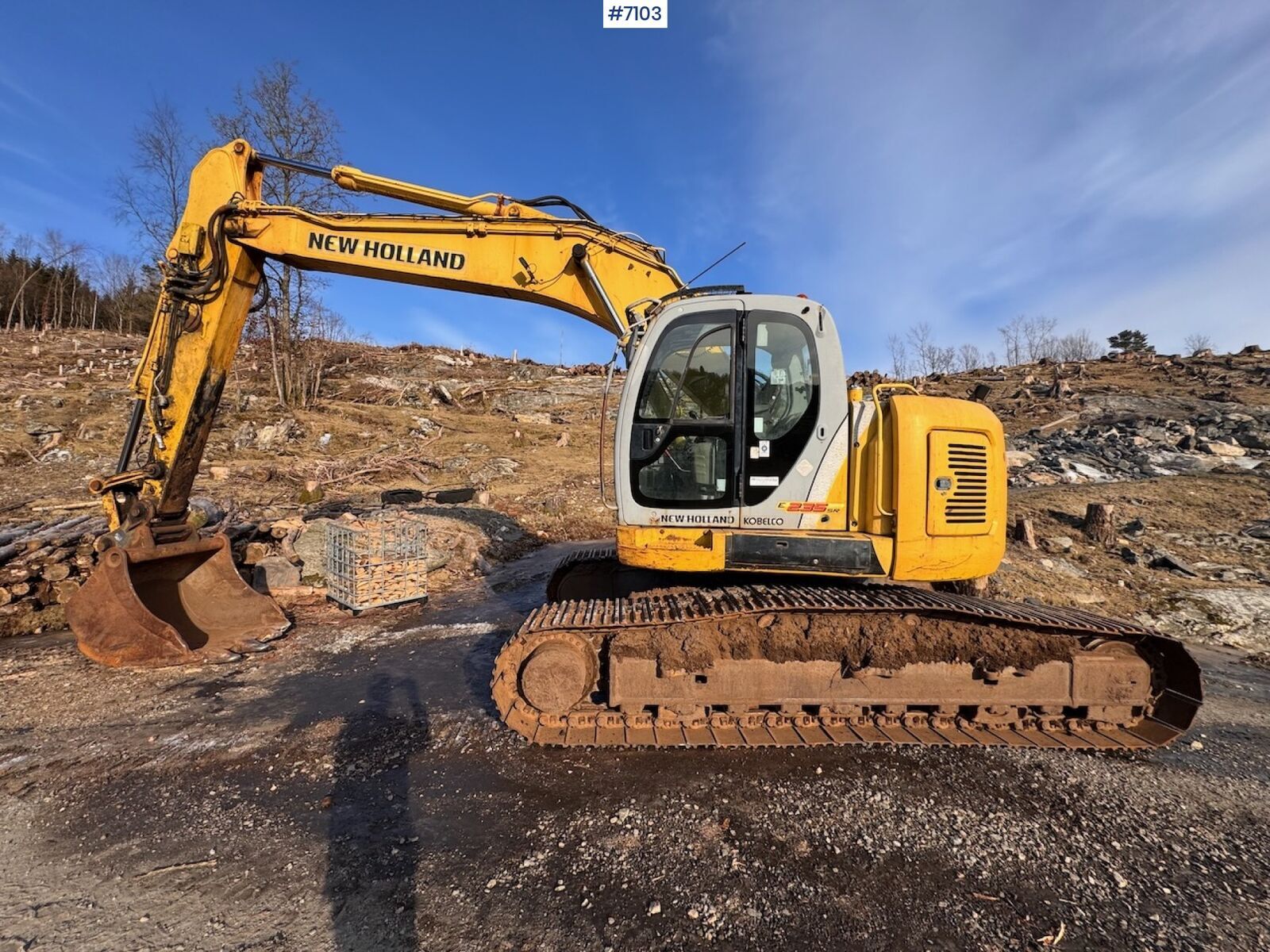 New Holland E235SR-1ES 3